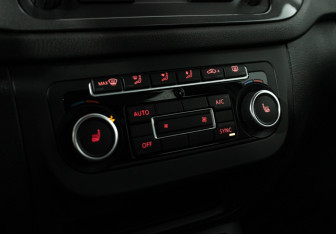 Подержанный автомобиль Volkswagen Tiguan 2012 года (15 фото)