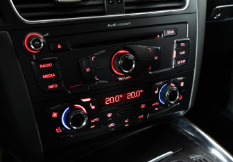 Подержанный автомобиль Audi Q5 2011 года (18 фото)