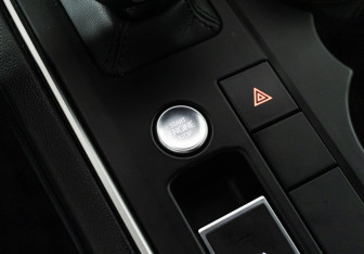 Подержанный автомобиль Volkswagen Touareg 2019 года (23 фото)