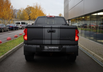 Подержанный автомобиль Toyota Tundra 2014 года (5 фото)