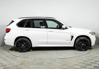 Подержанный автомобиль BMW X5 2015 года (4 фото)