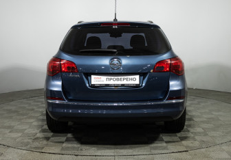 Подержанный автомобиль Opel Astra Wagon 2013 года (6 фото)
