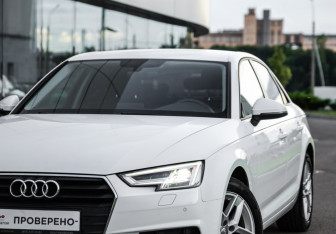 Подержанный автомобиль Audi A4 Sedan 2018 года (2 фото)