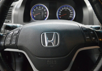 Подержанный автомобиль Honda CR-V 2008 года (16 фото)
