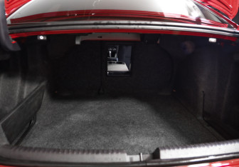 Подержанный автомобиль Volkswagen Jetta Sedan 2012 года (23 фото)