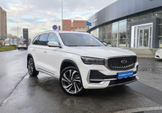 Подержанный автомобиль Geely Monjaro 2024 года (3 фото)