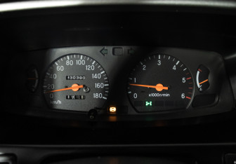 Подержанный автомобиль Mitsubishi L200 2005 года (12 фото)