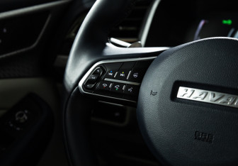 Подержанный автомобиль Haval F7 2024 года (16 фото)