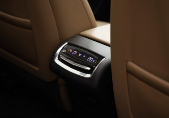 Подержанный автомобиль Cadillac XT6 2021 года (27 фото)
