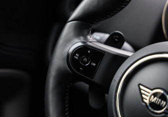 Подержанный автомобиль MINI Countryman 2021 года (15 фото)