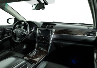 Подержанный автомобиль Toyota Camry Sedan 2016 года (9 фото)