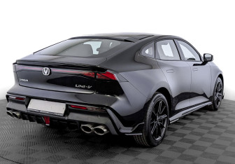 Новый Changan UNI-V 2024 (2 фото)