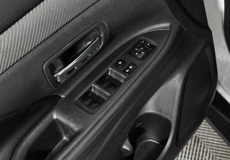 Подержанный автомобиль Mitsubishi Outlander 2013 года (10 фото)
