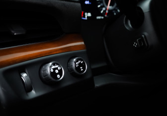 Подержанный автомобиль Cadillac Escalade Suv 2019 года (16 фото)