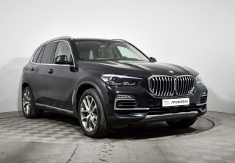 Подержанный автомобиль BMW X5 2019 года (3 фото)