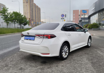 Подержанный автомобиль Toyota Corolla Sedan 2019 года (4 фото)
