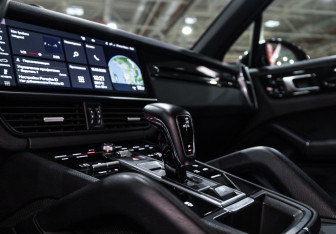 Подержанный автомобиль Porsche Cayenne 2020 года (24 фото)