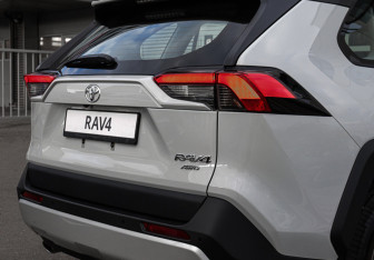 Новый Toyota RAV4 2025 (9 фото)