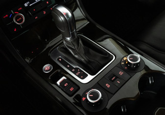 Подержанный автомобиль Volkswagen Touareg 2014 года (19 фото)