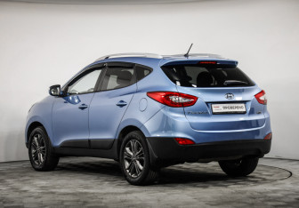 Подержанный автомобиль Hyundai Tucson 2014 года (7 фото)