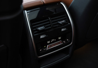 Подержанный автомобиль BMW X5 2021 года (29 фото)