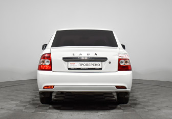 Подержанный автомобиль LADA (ВАЗ) Priora Sedan 2017 года (6 фото)