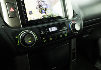 Подержанный автомобиль Toyota Land Cruiser Prado 2013 года (16 фото)