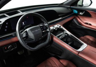 Подержанный автомобиль Exeed RX 2023 года (11 фото)