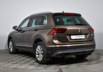 Подержанный автомобиль Volkswagen Tiguan 2016 года (7 фото)