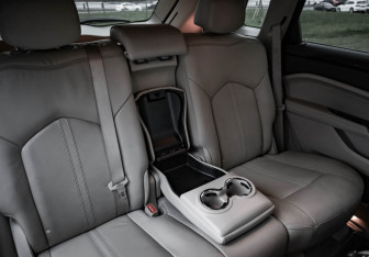 Подержанный автомобиль Cadillac SRX 2012 года (32 фото)