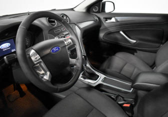 Подержанный автомобиль Ford Mondeo Sedan 2011 года (9 фото)