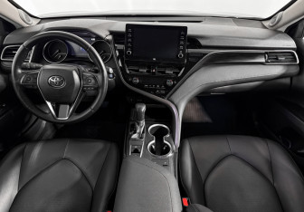 Подержанный автомобиль Toyota Camry Sedan 2022 года (16 фото)
