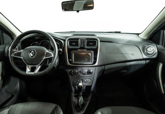 Подержанный автомобиль Renault Logan Sedan 2021 года (13 фото)