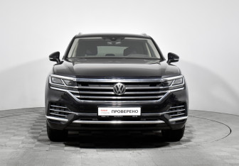 Подержанный автомобиль Volkswagen Touareg 2019 года (2 фото)