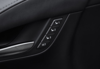 Подержанный автомобиль Lexus LX 2016 года (28 фото)