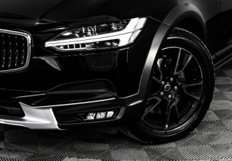 Подержанный автомобиль Volvo V90 Cross Country 2018 года (2 фото)