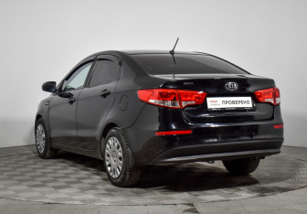 Подержанный автомобиль Kia Rio Sedan 2016 года (7 фото)