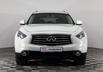 Подержанный автомобиль Infiniti QX70 2013 года (2 фото)
