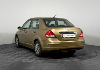Подержанный автомобиль Nissan Tiida Sedan 2008 года (7 фото)
