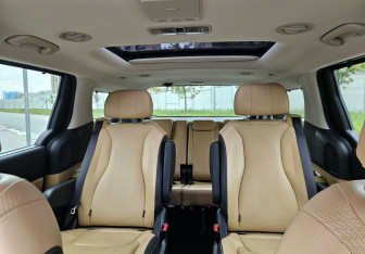 Подержанный автомобиль Kia Carnival 2020 года (29 фото)