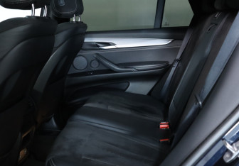 Подержанный автомобиль BMW X5 2017 года (20 фото)