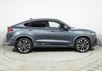 Подержанный автомобиль Geely Tugella 2022 года (4 фото)