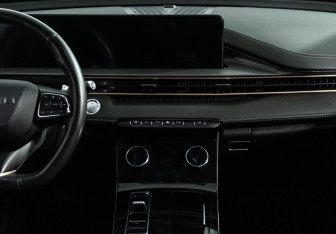 Подержанный автомобиль Exeed LX 2023 года (14 фото)