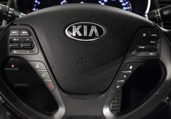 Подержанный автомобиль Kia Cerato Sedan 2014 года (17 фото)