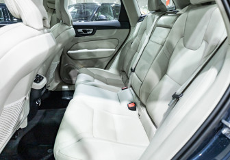 Подержанный автомобиль Volvo XC60 2019 года (30 фото)
