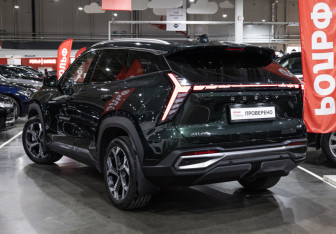 Подержанный автомобиль Geely Atlas 2024 года (8 фото)
