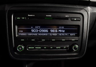 Подержанный автомобиль Skoda Fabia Wagon 2012 года (16 фото)