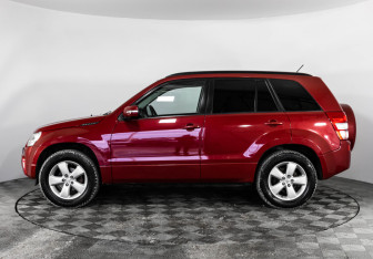 Подержанный автомобиль Suzuki Grand Vitara 2008 года (8 фото)
