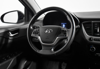 Подержанный автомобиль Hyundai Solaris Sedan 2017 года (15 фото)