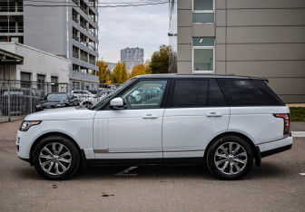Подержанный автомобиль Land Rover Range Rover 2013 года (9 фото)